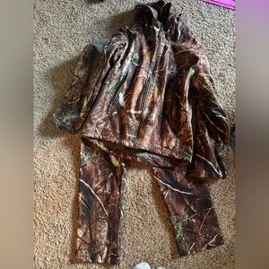 NWT Yeyhev Women’s Camo Hunting Suit – Jacket + Pants Set – Size Medium